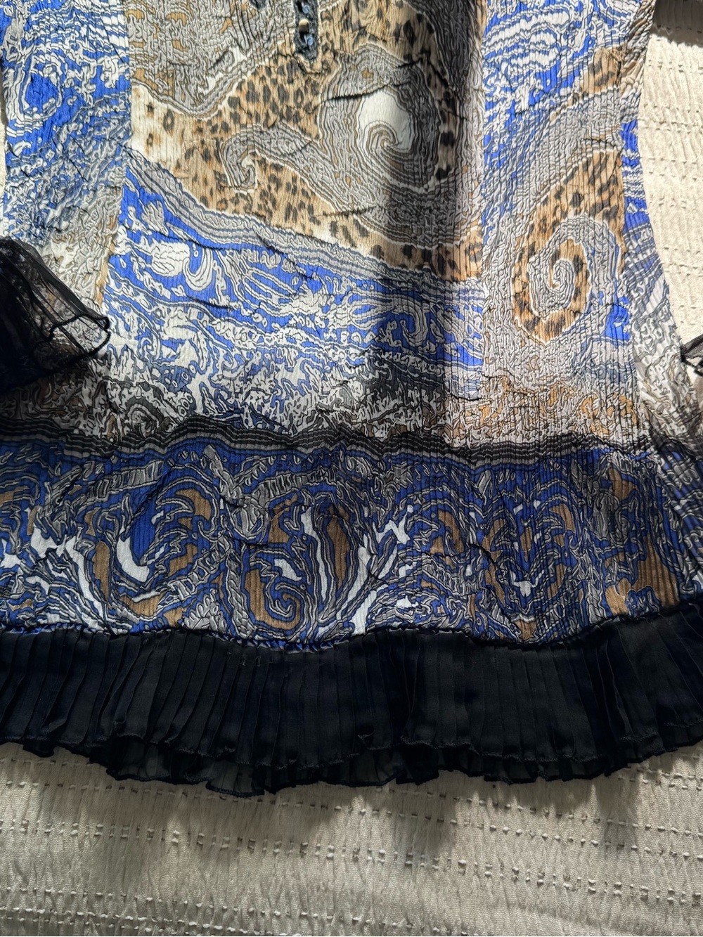ALBERTO MAKALI Blue, Brown & Black Printed V-Neck Ruffle Top SZ MEDIUM - Picture 7 of 9